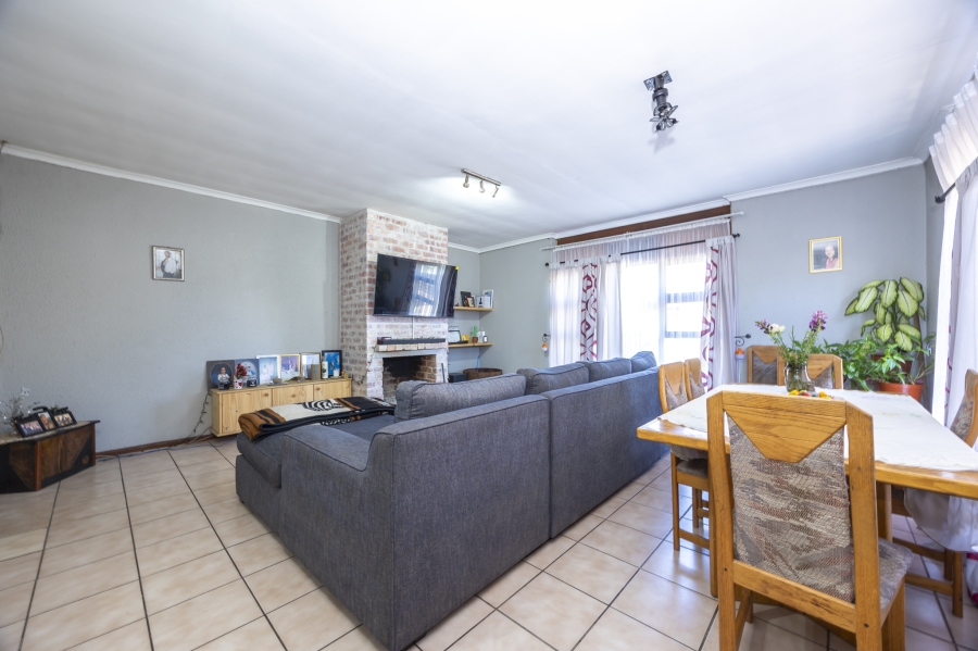 3 Bedroom Property for Sale in Windsor Park Western Cape